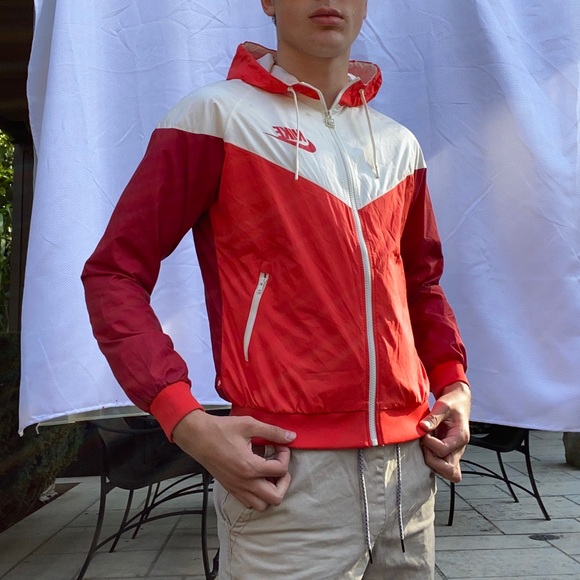 Nike Windrunner windbreaker red/orange - Picture 2 of 3